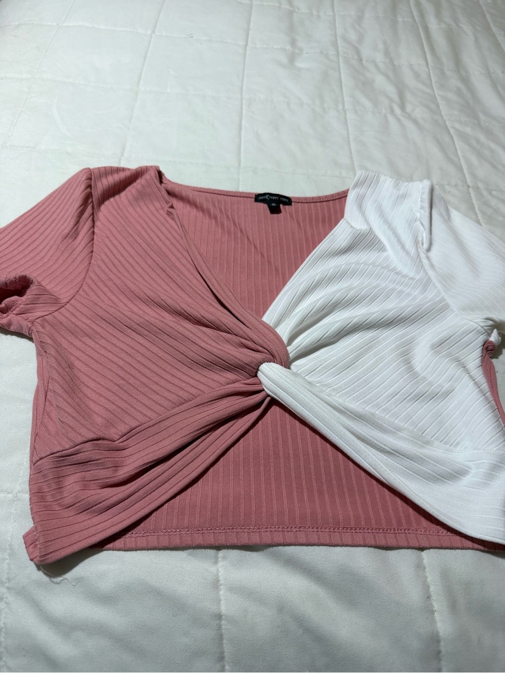 Colorblock Twist-Front Ribbed Crop Top — Dusty Rose & White
